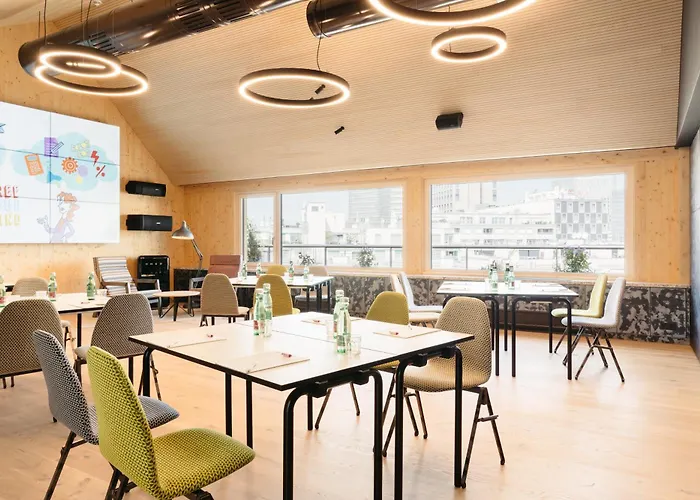 Hotel Schani Hauptbahnhof 4*