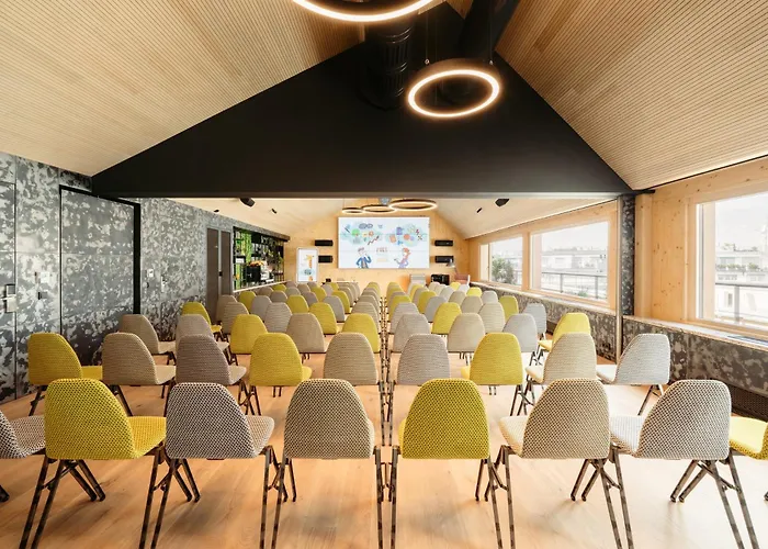 Schani Hauptbahnhof Hotel 4*