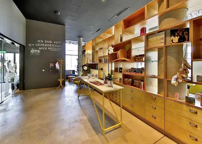 Schani Hauptbahnhof Hotel 4*